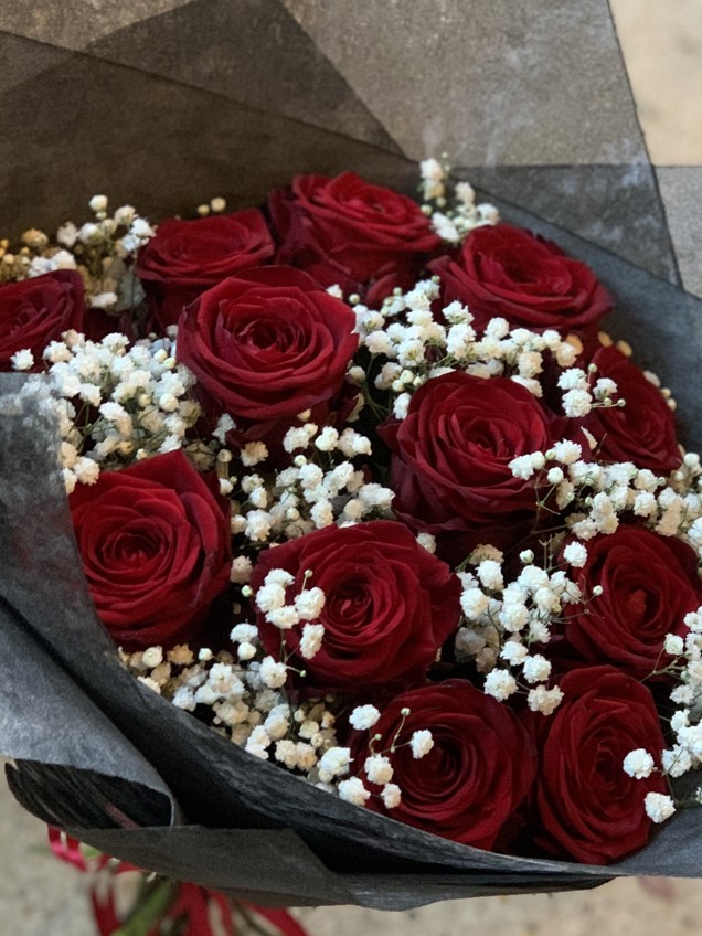 Red Roses and Gyp image