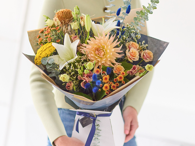 Beautiful Trending Autumn Bouquet image
