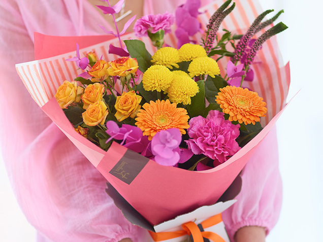 Bright Summer Trending Gift Box image